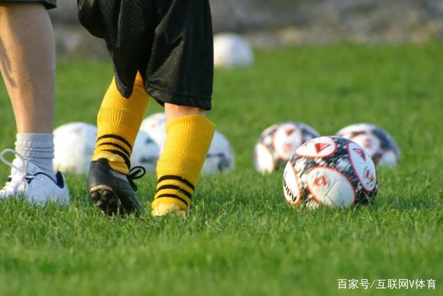 卢宁替补出场表现优异，穆里尼奥赛后热情相拥
